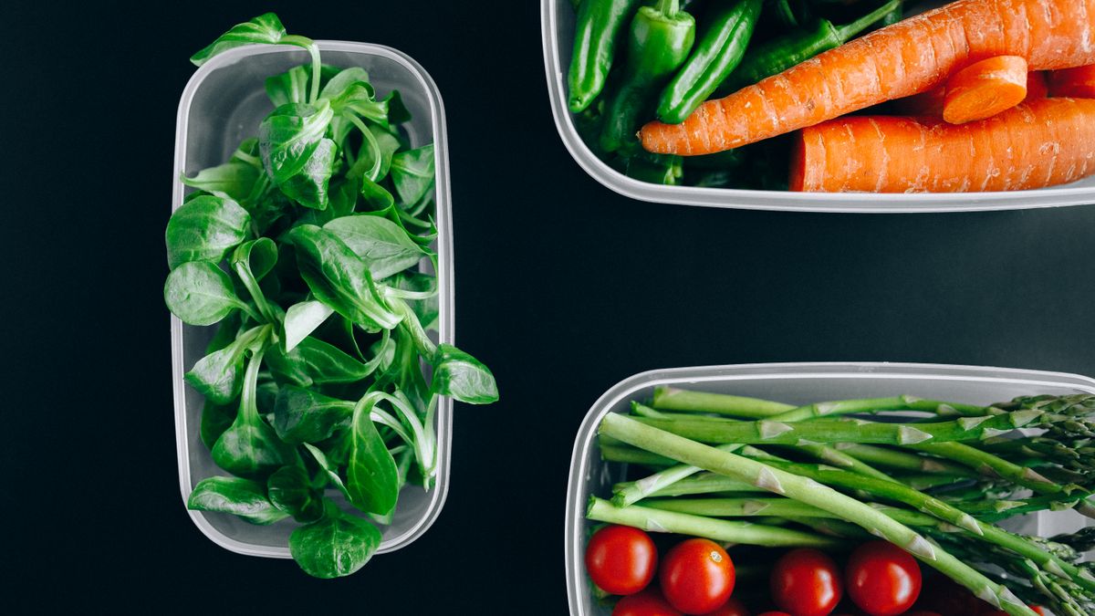 Fresh vegetables prepared in containers for sustainable eating habits instead of yo-yo dieting